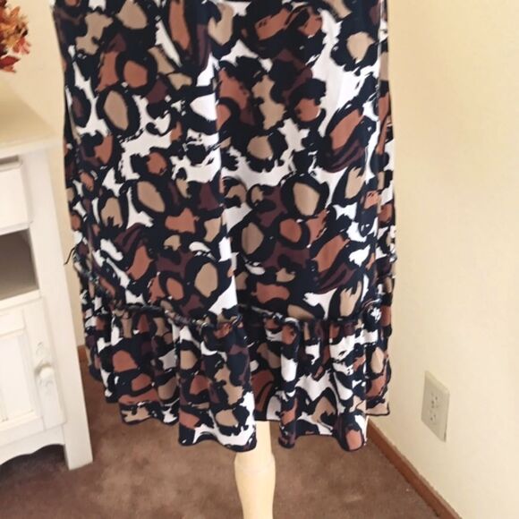 EnFocus Woman Soft Knit Shift Dress - Picture 7 of 11